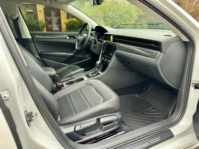 Белый Фольксваген Пассат, объемом двигателя 2 л и пробегом 105 тыс. км за 16700 $, фото 10 на Automoto.ua