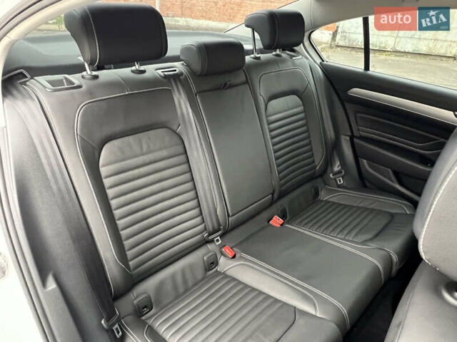 Белый Фольксваген Пассат, объемом двигателя 1.97 л и пробегом 176 тыс. км за 25599 $, фото 54 на Automoto.ua