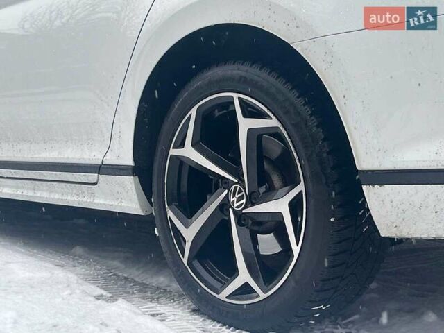Белый Фольксваген Пассат, объемом двигателя 2 л и пробегом 90 тыс. км за 29990 $, фото 14 на Automoto.ua