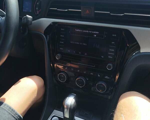 Білий Фольксваген Пассат, об'ємом двигуна 2 л та пробігом 195 тис. км за 15999 $, фото 12 на Automoto.ua