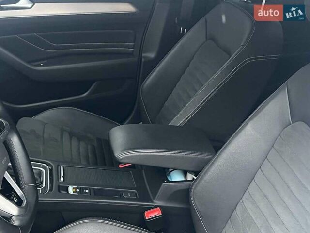 Белый Фольксваген Пассат, объемом двигателя 2 л и пробегом 90 тыс. км за 29990 $, фото 28 на Automoto.ua