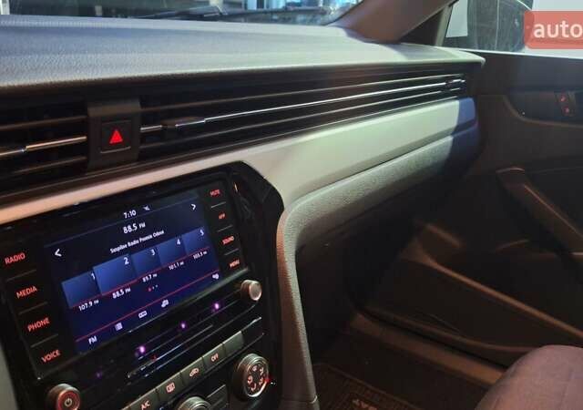 Білий Фольксваген Пассат, об'ємом двигуна 1.98 л та пробігом 51 тис. км за 19999 $, фото 8 на Automoto.ua