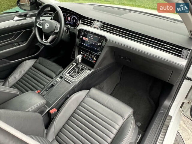 Белый Фольксваген Пассат, объемом двигателя 1.97 л и пробегом 176 тыс. км за 25599 $, фото 56 на Automoto.ua