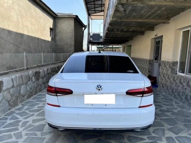 Білий Фольксваген Пассат, об'ємом двигуна 2 л та пробігом 124 тис. км за 11300 $, фото 3 на Automoto.ua