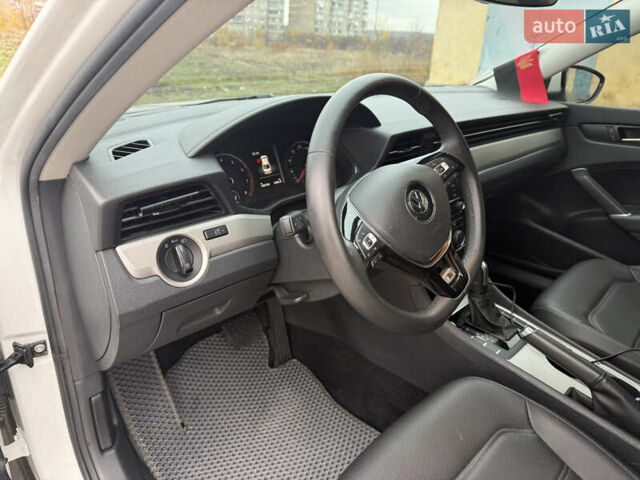 Белый Фольксваген Пассат, объемом двигателя 1.98 л и пробегом 106 тыс. км за 19000 $, фото 13 на Automoto.ua