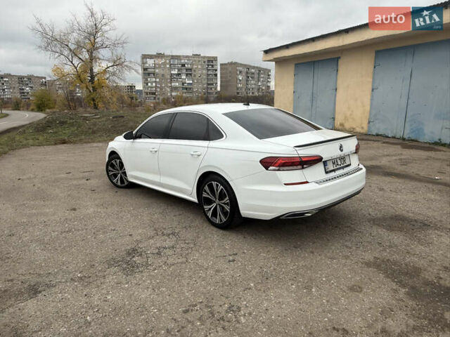 Белый Фольксваген Пассат, объемом двигателя 1.98 л и пробегом 106 тыс. км за 19000 $, фото 1 на Automoto.ua