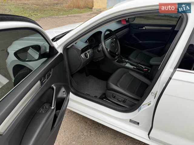 Белый Фольксваген Пассат, объемом двигателя 1.98 л и пробегом 106 тыс. км за 19000 $, фото 6 на Automoto.ua