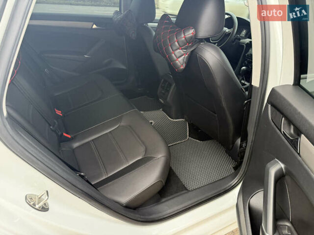 Белый Фольксваген Пассат, объемом двигателя 1.98 л и пробегом 106 тыс. км за 19000 $, фото 19 на Automoto.ua