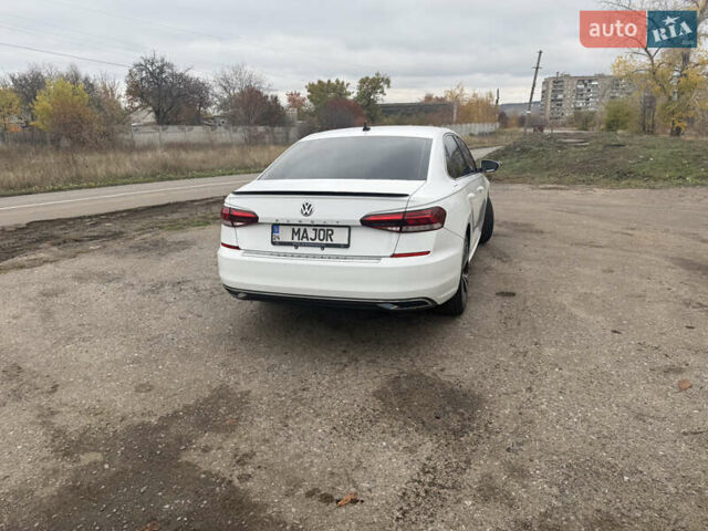 Белый Фольксваген Пассат, объемом двигателя 1.98 л и пробегом 106 тыс. км за 19000 $, фото 2 на Automoto.ua