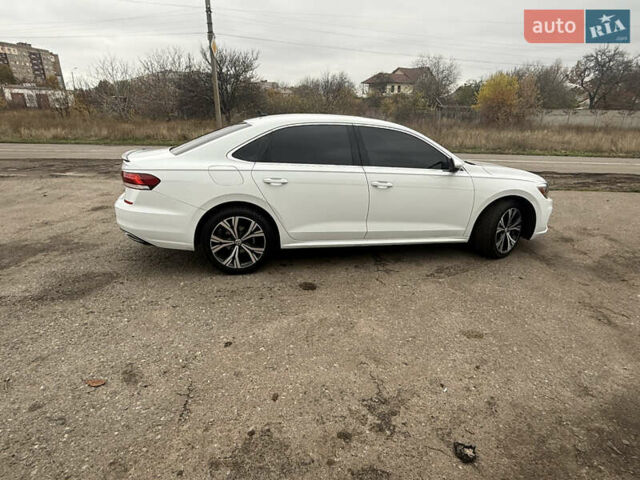 Белый Фольксваген Пассат, объемом двигателя 1.98 л и пробегом 106 тыс. км за 19000 $, фото 3 на Automoto.ua