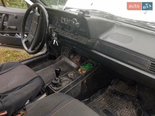 Белый Фольксваген Пассат, объемом двигателя 1.6 л и пробегом 550 тыс. км за 1100 $, фото 1 на Automoto.ua