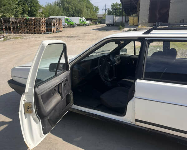 Белый Фольксваген Пассат, объемом двигателя 1.6 л и пробегом 285 тыс. км за 850 $, фото 8 на Automoto.ua