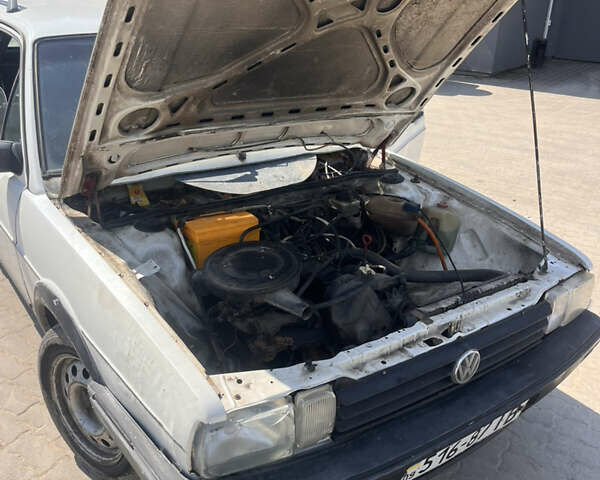 Белый Фольксваген Пассат, объемом двигателя 1.6 л и пробегом 285 тыс. км за 850 $, фото 14 на Automoto.ua