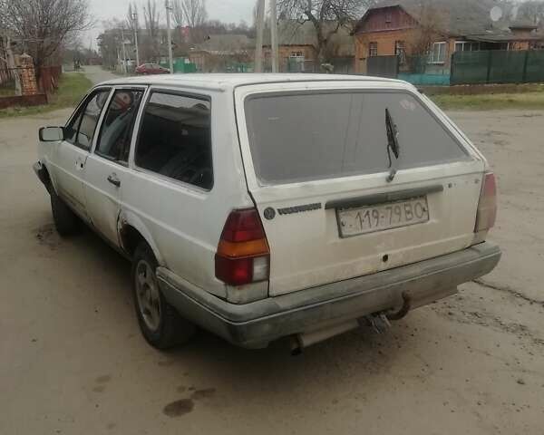 Белый Фольксваген Пассат, объемом двигателя 1.6 л и пробегом 558 тыс. км за 800 $, фото 3 на Automoto.ua