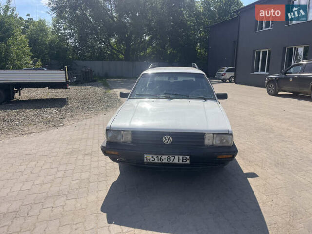 Белый Фольксваген Пассат, объемом двигателя 1.6 л и пробегом 285 тыс. км за 850 $, фото 2 на Automoto.ua