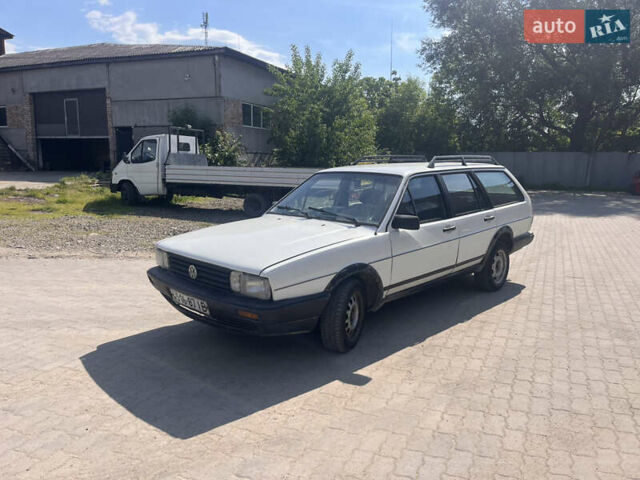 Белый Фольксваген Пассат, объемом двигателя 1.6 л и пробегом 285 тыс. км за 850 $, фото 1 на Automoto.ua