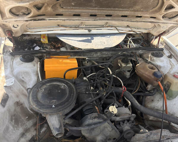 Белый Фольксваген Пассат, объемом двигателя 1.6 л и пробегом 285 тыс. км за 850 $, фото 15 на Automoto.ua