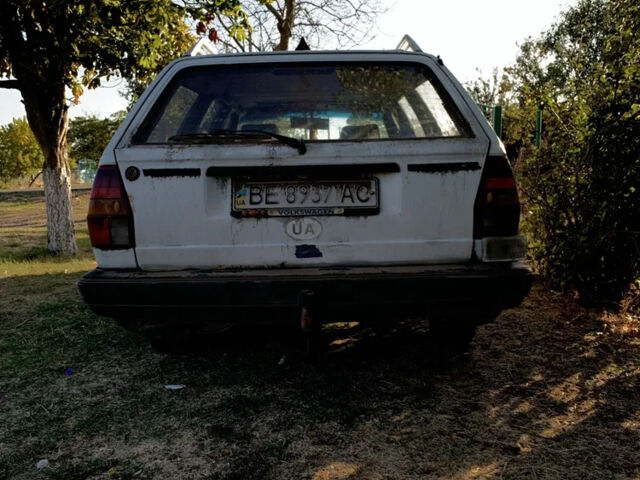 Білий Фольксваген Пассат, об'ємом двигуна 1.6 л та пробігом 100 тис. км за 1500 $, фото 3 на Automoto.ua