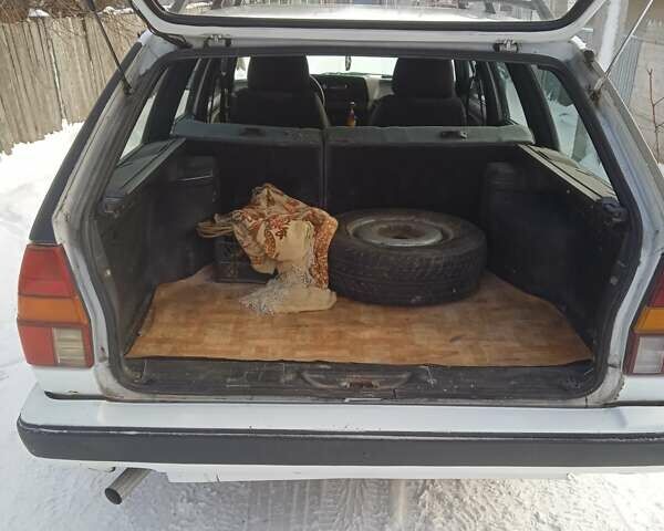 Білий Фольксваген Пассат, об'ємом двигуна 1.8 л та пробігом 280 тис. км за 1250 $, фото 11 на Automoto.ua