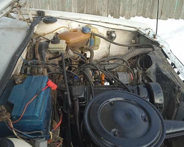 Білий Фольксваген Пассат, об'ємом двигуна 1.8 л та пробігом 280 тис. км за 1250 $, фото 12 на Automoto.ua