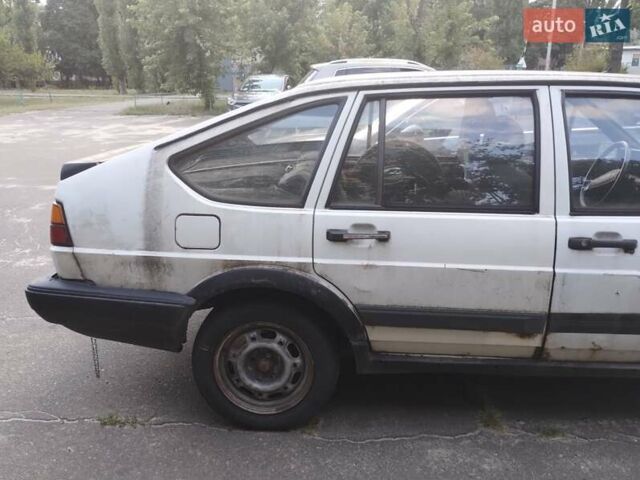 Белый Фольксваген Пассат, объемом двигателя 1.6 л и пробегом 598 тыс. км за 650 $, фото 2 на Automoto.ua