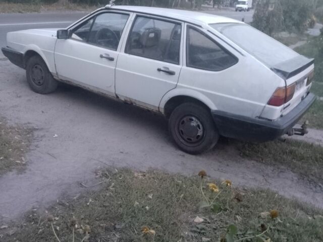 Белый Фольксваген Пассат, объемом двигателя 1.6 л и пробегом 436 тыс. км за 600 $, фото 2 на Automoto.ua