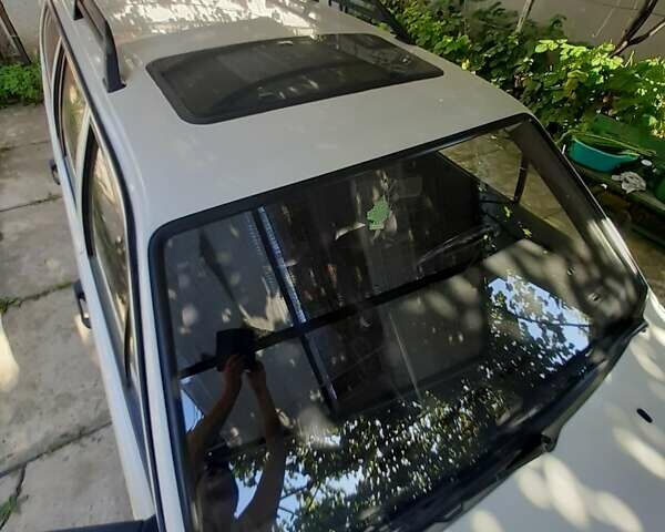 Белый Фольксваген Пассат, объемом двигателя 1.6 л и пробегом 405 тыс. км за 1500 $, фото 1 на Automoto.ua