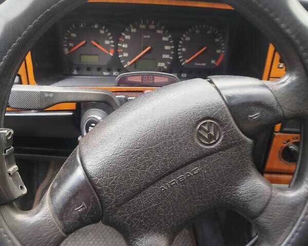 Белый Фольксваген Пассат, объемом двигателя 1.6 л и пробегом 500 тыс. км за 1700 $, фото 1 на Automoto.ua