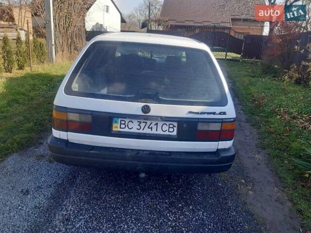 Белый Фольксваген Пассат, объемом двигателя 1.8 л и пробегом 600 тыс. км за 950 $, фото 2 на Automoto.ua