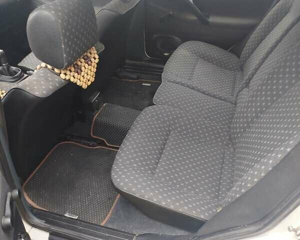 Белый Фольксваген Пассат, объемом двигателя 1.6 л и пробегом 500 тыс. км за 1700 $, фото 6 на Automoto.ua