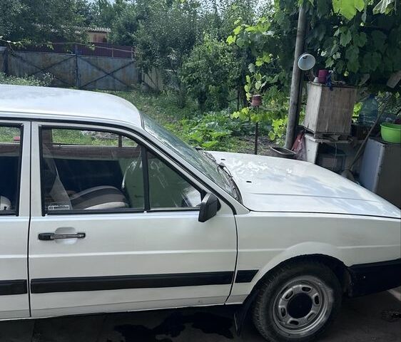 Білий Фольксваген Пассат, об'ємом двигуна 1.8 л та пробігом 56 тис. км за 2600 $, фото 6 на Automoto.ua