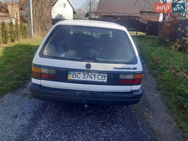 Білий Фольксваген Пассат, об'ємом двигуна 1.8 л та пробігом 600 тис. км за 1000 $, фото 1 на Automoto.ua