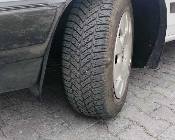 Белый Фольксваген Пассат, объемом двигателя 1.6 л и пробегом 63 тыс. км за 3100 $, фото 19 на Automoto.ua
