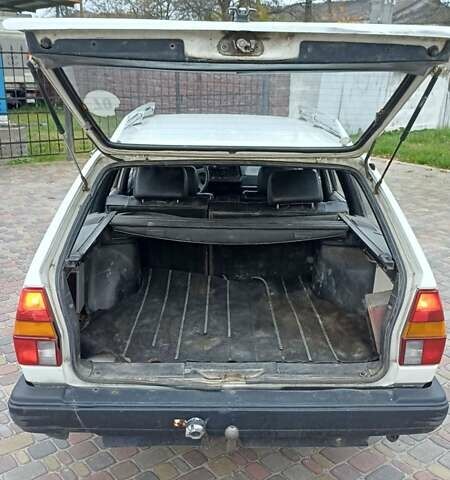 Білий Фольксваген Пассат, об'ємом двигуна 2.23 л та пробігом 400 тис. км за 850 $, фото 7 на Automoto.ua