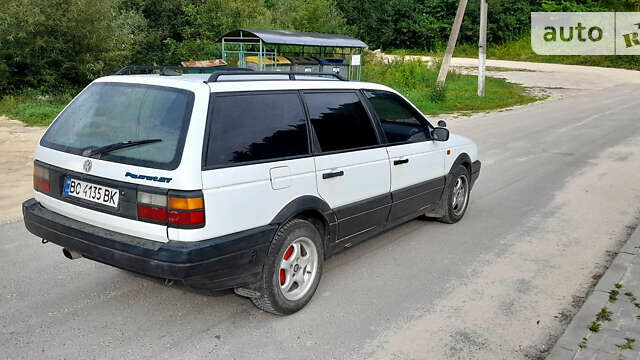 Белый Фольксваген Пассат, объемом двигателя 1.8 л и пробегом 350 тыс. км за 1650 $, фото 4 на Automoto.ua