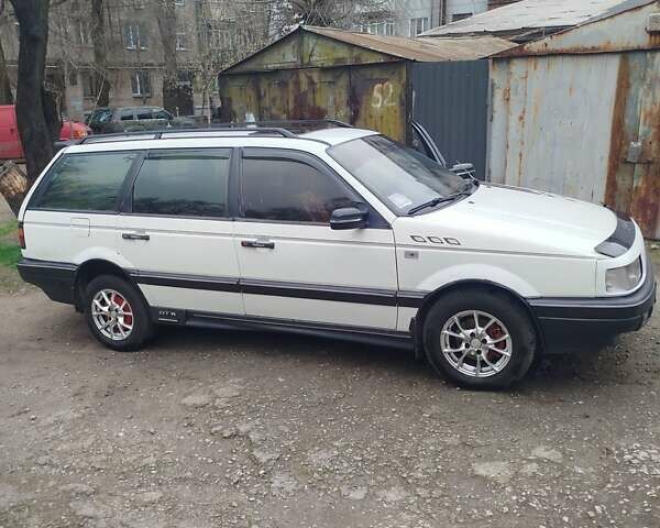 Белый Фольксваген Пассат, объемом двигателя 1.6 л и пробегом 500 тыс. км за 1700 $, фото 2 на Automoto.ua