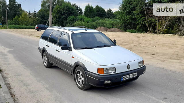 Белый Фольксваген Пассат, объемом двигателя 1.8 л и пробегом 350 тыс. км за 1650 $, фото 2 на Automoto.ua