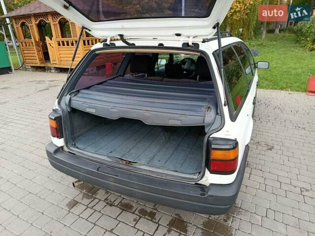 Білий Фольксваген Пассат, об'ємом двигуна 1.6 л та пробігом 248 тис. км за 2200 $, фото 6 на Automoto.ua