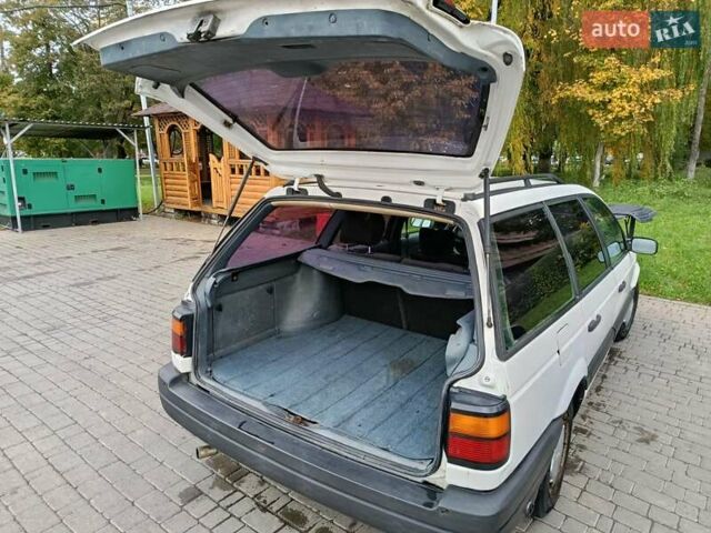 Білий Фольксваген Пассат, об'ємом двигуна 1.6 л та пробігом 248 тис. км за 2200 $, фото 8 на Automoto.ua