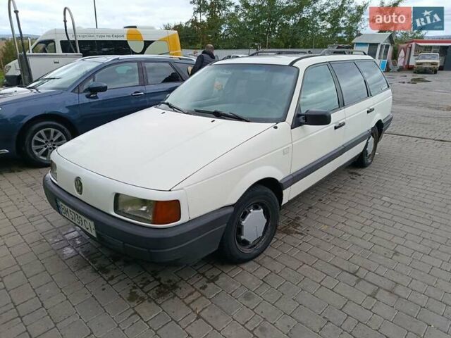 Білий Фольксваген Пассат, об'ємом двигуна 1.6 л та пробігом 248 тис. км за 2200 $, фото 1 на Automoto.ua