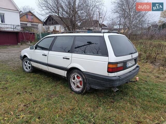 Белый Фольксваген Пассат, объемом двигателя 1.8 л и пробегом 312 тыс. км за 1700 $, фото 6 на Automoto.ua