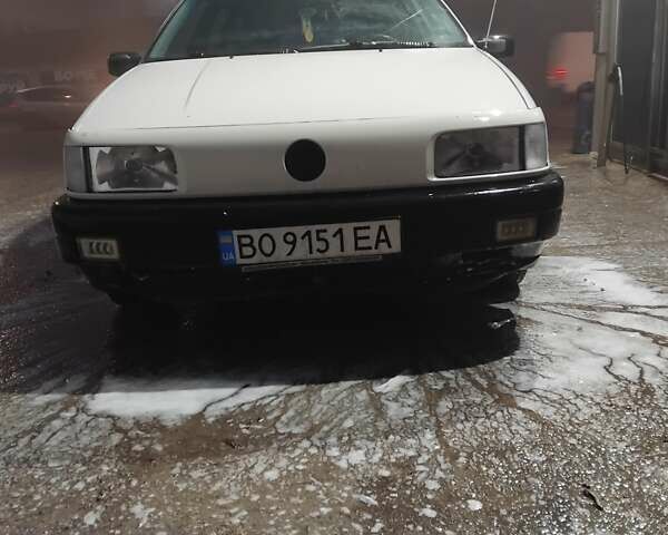 Белый Фольксваген Пассат, объемом двигателя 1.8 л и пробегом 300 тыс. км за 1000 $, фото 13 на Automoto.ua