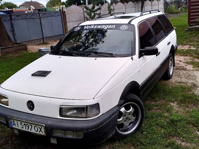 Білий Фольксваген Пассат, об'ємом двигуна 2 л та пробігом 0 тис. км за 2000 $, фото 4 на Automoto.ua