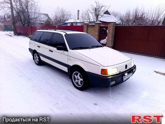 Білий Фольксваген Пассат, об'ємом двигуна 1.6 л та пробігом 280 тис. км за 2899 $, фото 1 на Automoto.ua