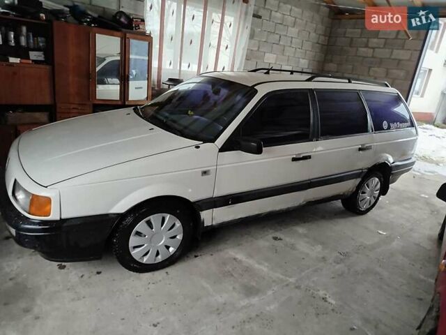 Белый Фольксваген Пассат, объемом двигателя 1.78 л и пробегом 250 тыс. км за 1350 $, фото 11 на Automoto.ua