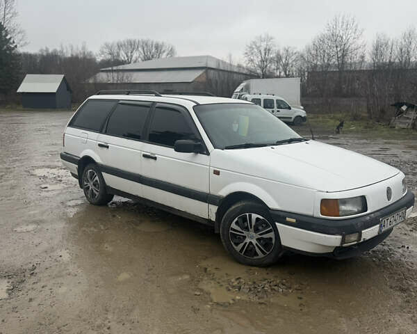 Белый Фольксваген Пассат, объемом двигателя 1.78 л и пробегом 300 тыс. км за 1800 $, фото 2 на Automoto.ua