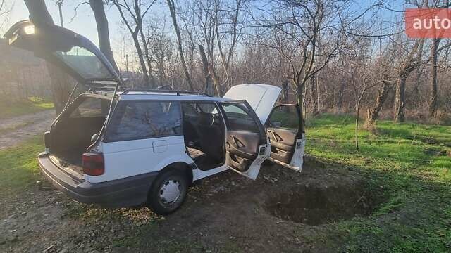 Белый Фольксваген Пассат, объемом двигателя 1.9 л и пробегом 350 тыс. км за 2500 $, фото 1 на Automoto.ua