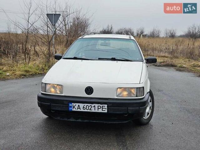 Белый Фольксваген Пассат, объемом двигателя 1.78 л и пробегом 450 тыс. км за 1500 $, фото 2 на Automoto.ua