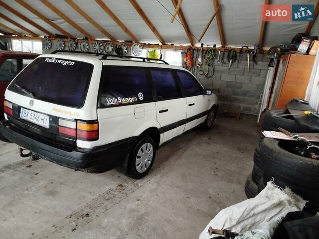 Белый Фольксваген Пассат, объемом двигателя 1.78 л и пробегом 250 тыс. км за 1350 $, фото 10 на Automoto.ua