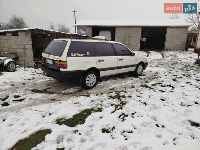 Белый Фольксваген Пассат, объемом двигателя 1.78 л и пробегом 250 тыс. км за 1350 $, фото 5 на Automoto.ua